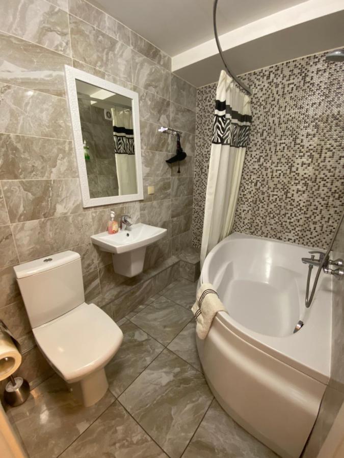 Apartment On Prospiekt Pobiedy 18 Kiev Dış mekan fotoğraf
