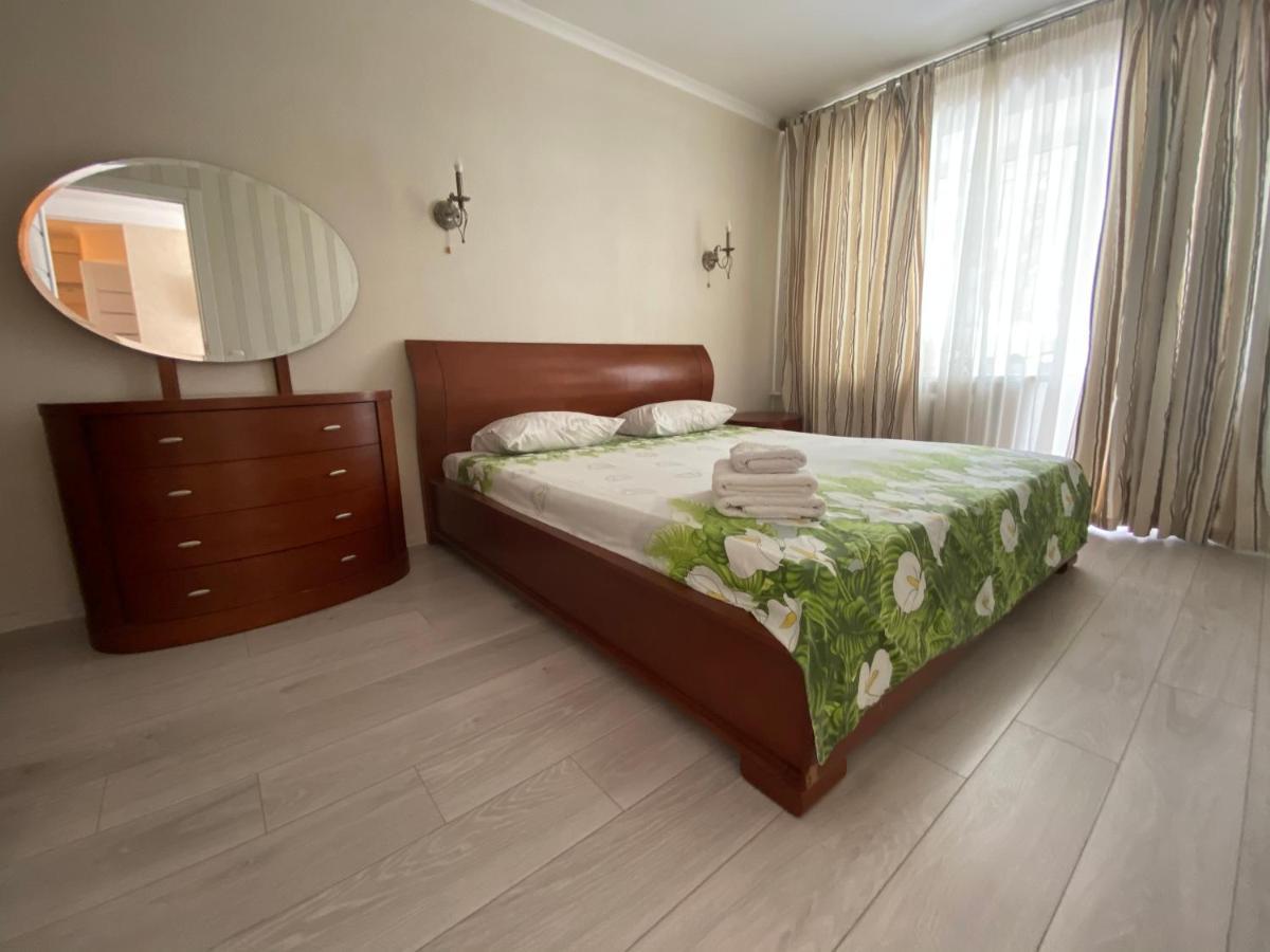 Apartment On Prospiekt Pobiedy 18 Kiev Dış mekan fotoğraf