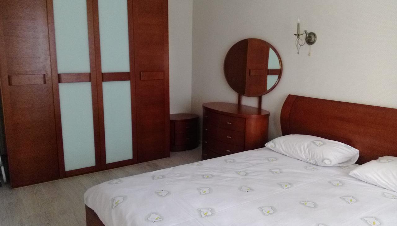 Apartment On Prospiekt Pobiedy 18 Kiev Dış mekan fotoğraf